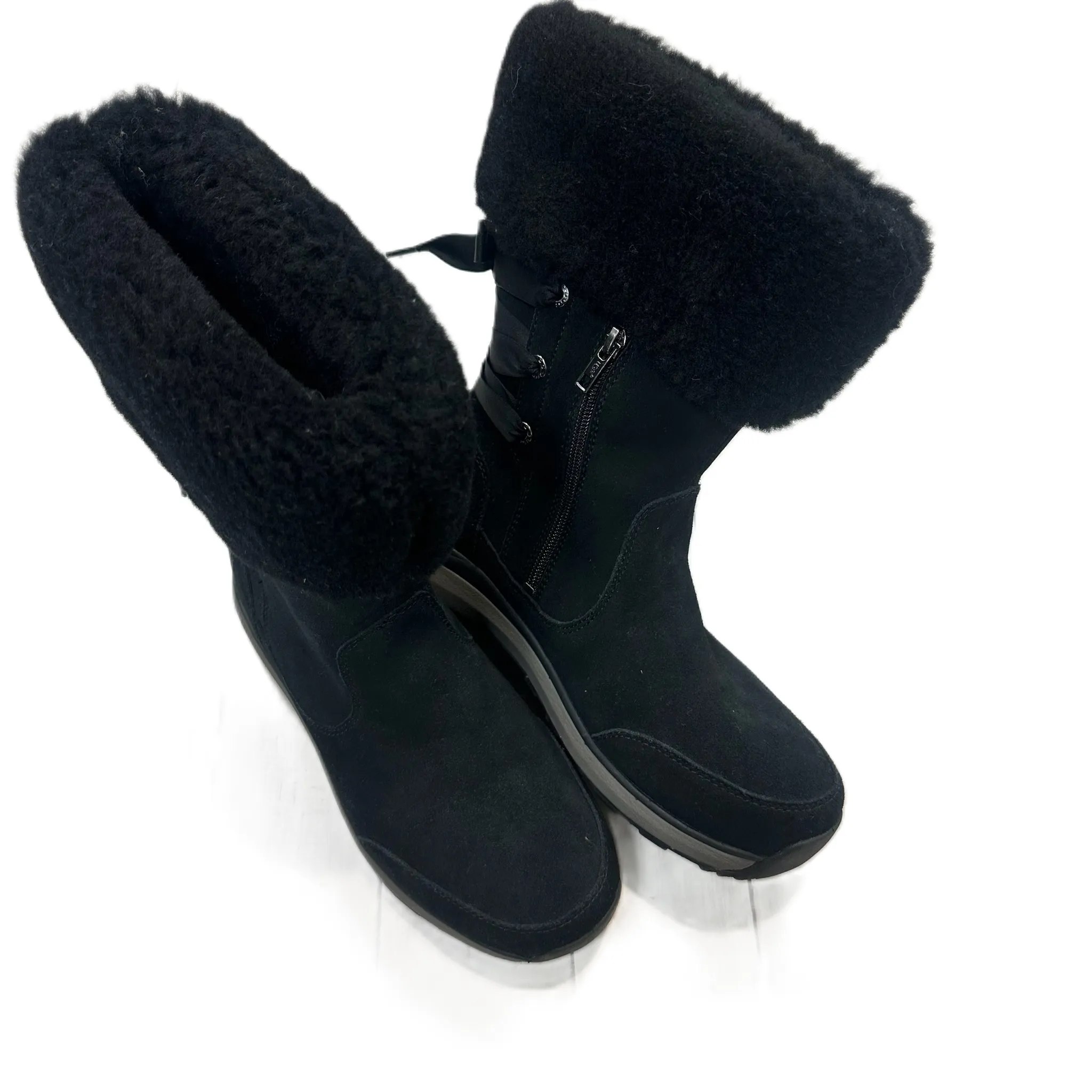 Boots Designer By Ugg In Black, Size: 9