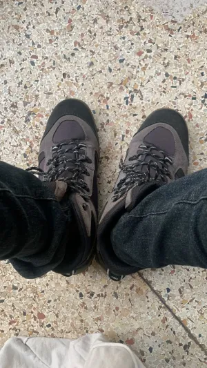 Men's hiking boots- used